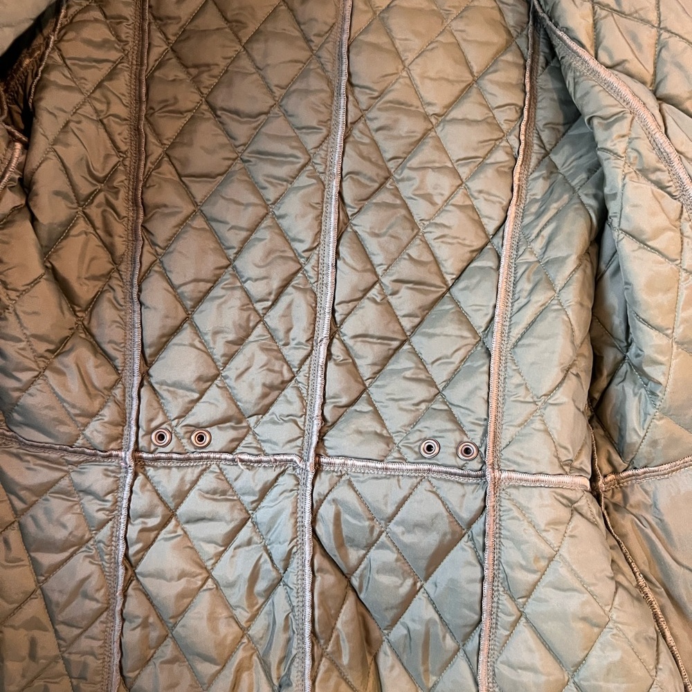 Woman’s Barbour Jacket - Picture 2 of 5